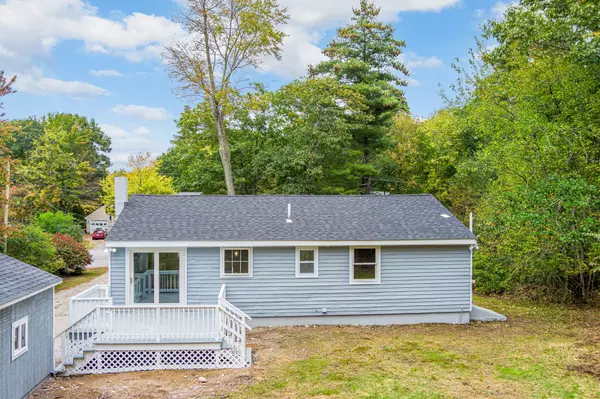 Hollis, ME 04042,18 History LN