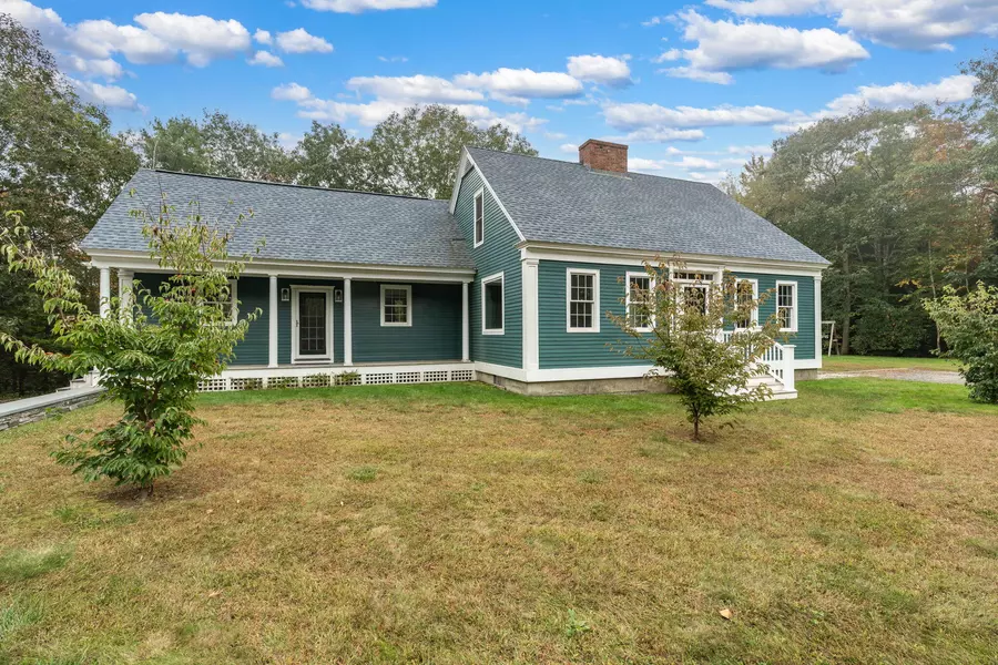 6 Coffin Pond RD, Freeport, ME 04032