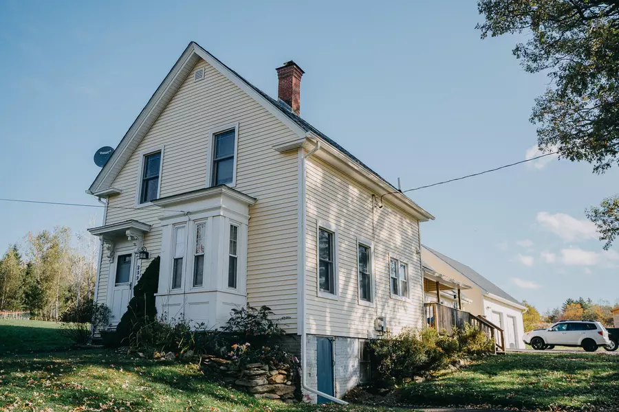 399 Rutland RD, Newport, ME 04953