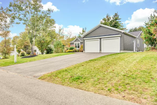 North Berwick, ME 03906,69 Country WAY