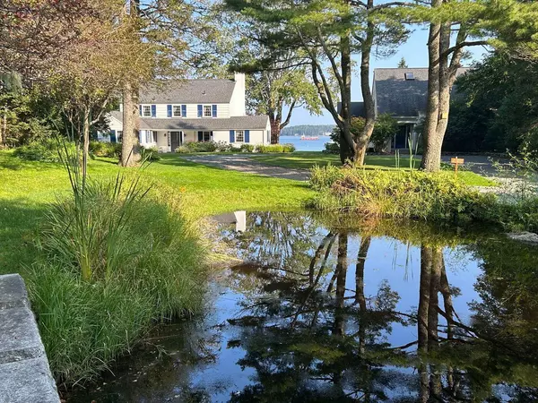 Southwest Harbor, ME 04679,25 N Causeway LN