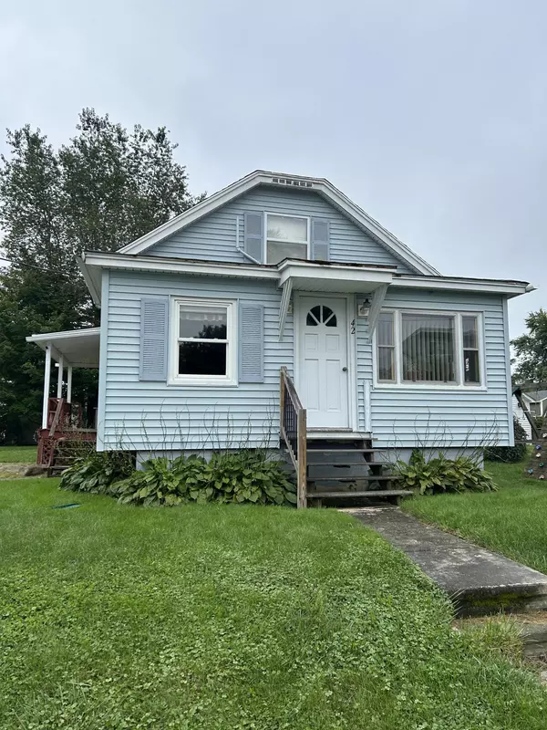 42 Jones AVE, Lewiston, ME 04240