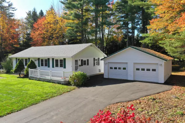 17 Simon CT, Old Town, ME 04468