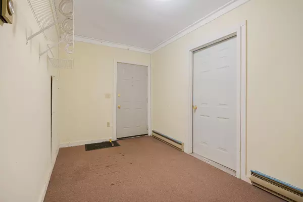 Richmond, ME 04357,17 Beech ST