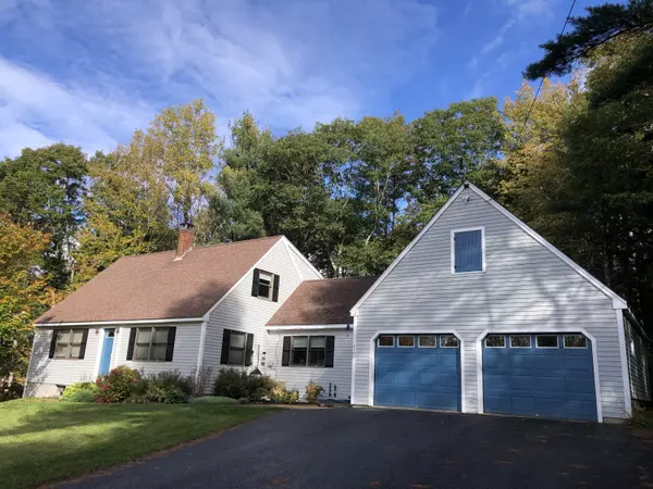 10 Robinson DR, Rockport, ME 04856