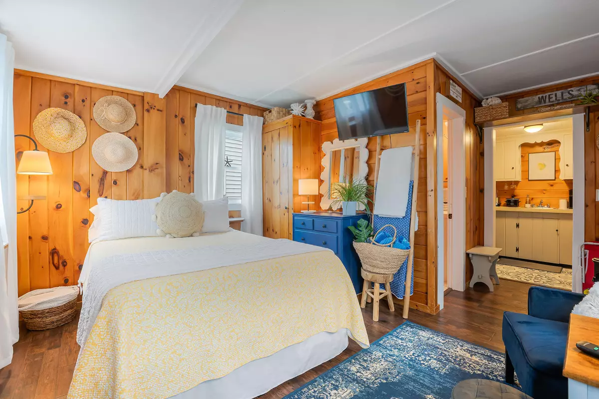 Wells, ME 04090,1139 Post RD #27