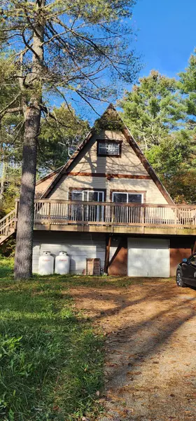 36 Palmer RD, Etna, ME 04434