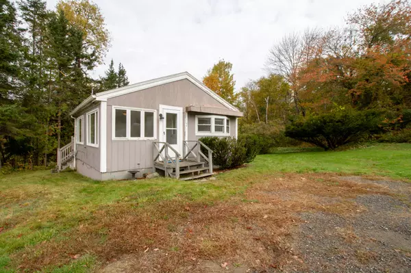 95 Porter ST, Rockport, ME 04856