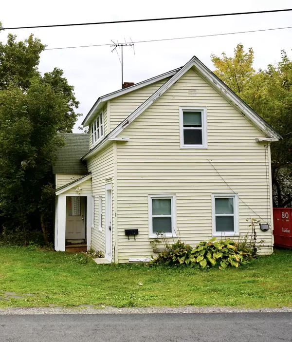 95 Lincoln ST, Dexter, ME 04930