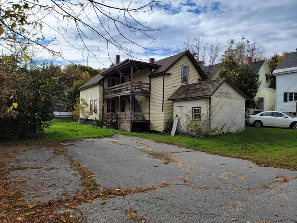 Waterville, ME 04901,15 Brook ST