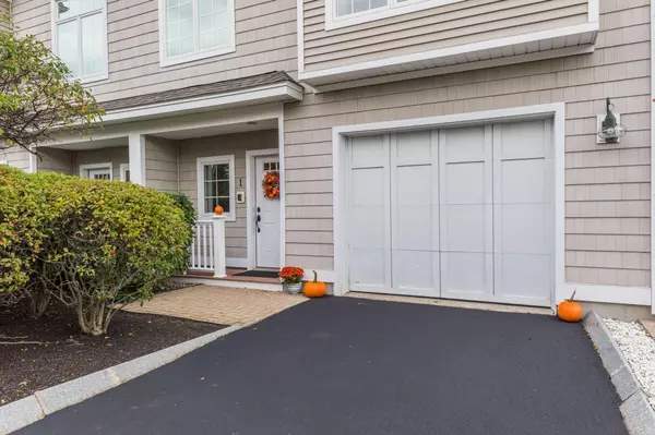 Kittery, ME 03904,19 Bridge ST #1