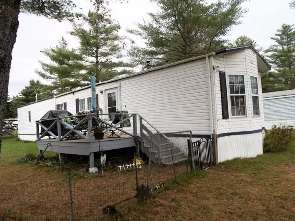 Waterville, ME 04901,77 Red Sox DR