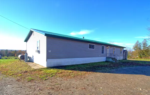 80 Beech Grove RD, Corinth, ME 04427