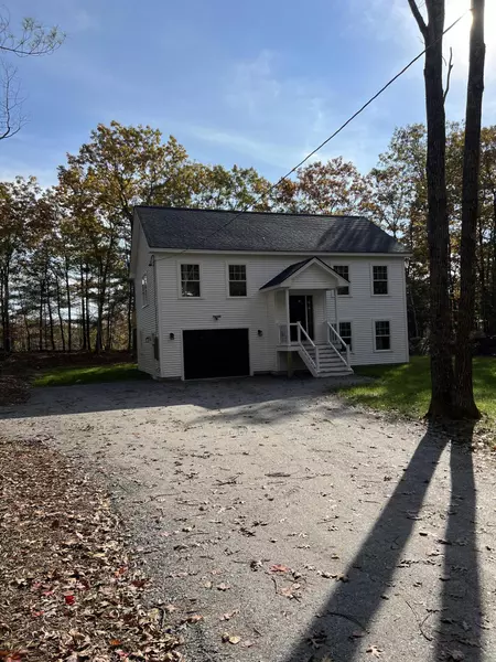 142 Burnham DR, Naples, ME 04055