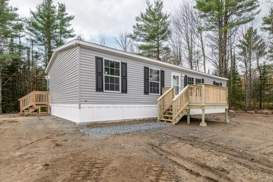 72 Murray RD, Carmel, ME 04419