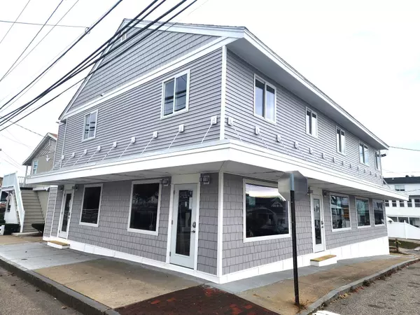 Old Orchard Beach, ME 04064,93 W Grand AVE #101