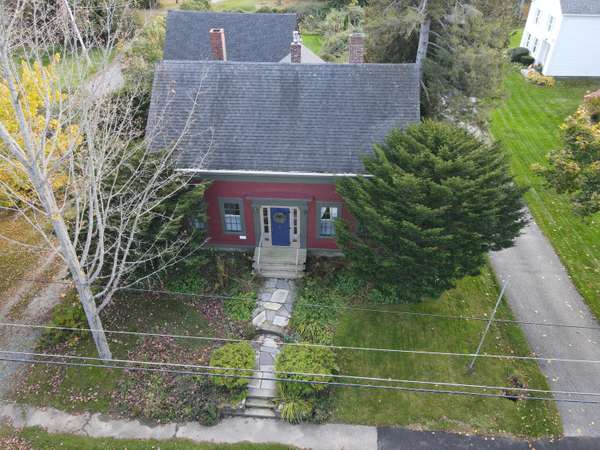 25 Summer ST, Hampden, ME 04444