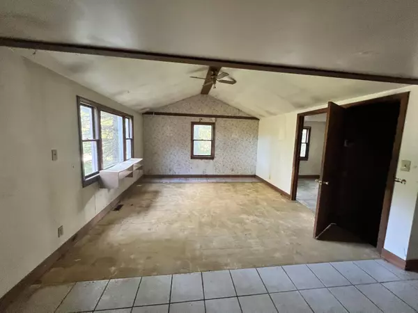 Warren, ME 04864,380 Wottons Mill RD