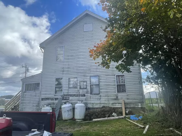 Machias, ME 04654,63 Court ST