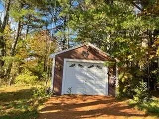 Wiscasset, ME 04578,243 Bradford RD