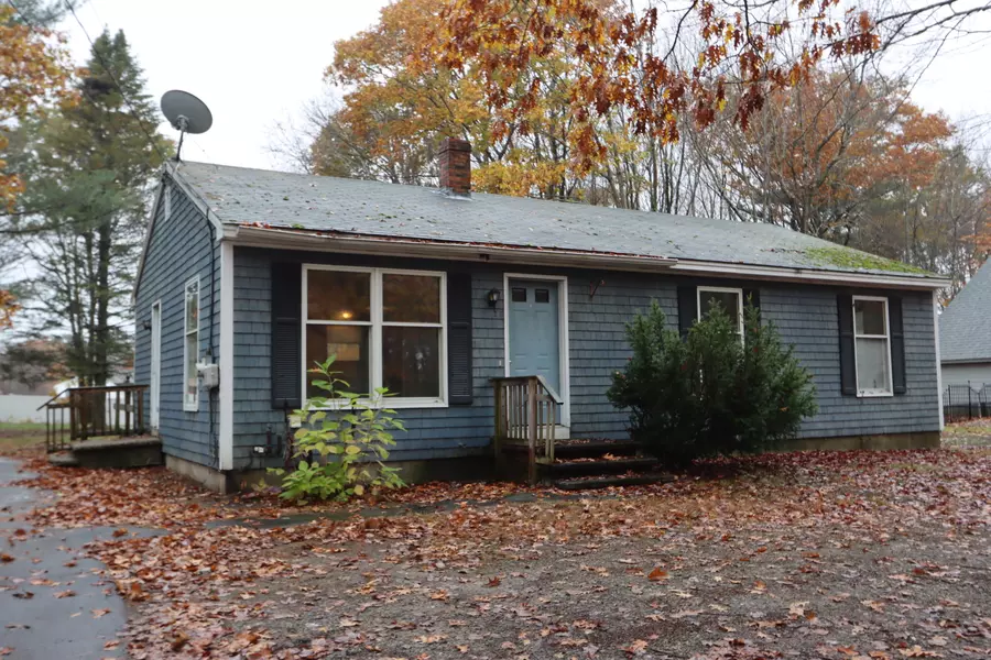 27 Ivanhoe DR, Topsham, ME 04086