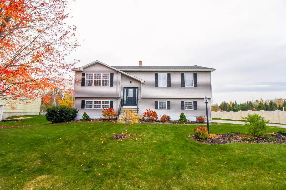 Hampden, ME 04444,17 Charles ST