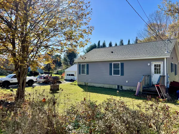 Warren, ME 04864,527 Oyster River RD