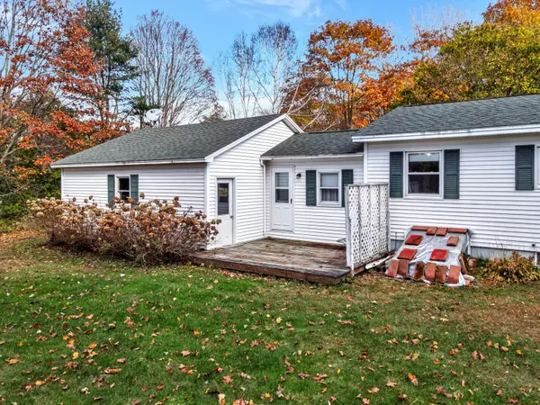 Oakland, ME 04963,10 Mayland ST