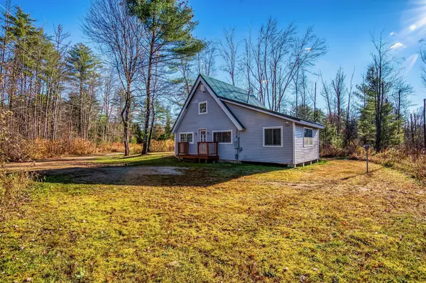 39 Briggs LN, Fryeburg, ME 04037