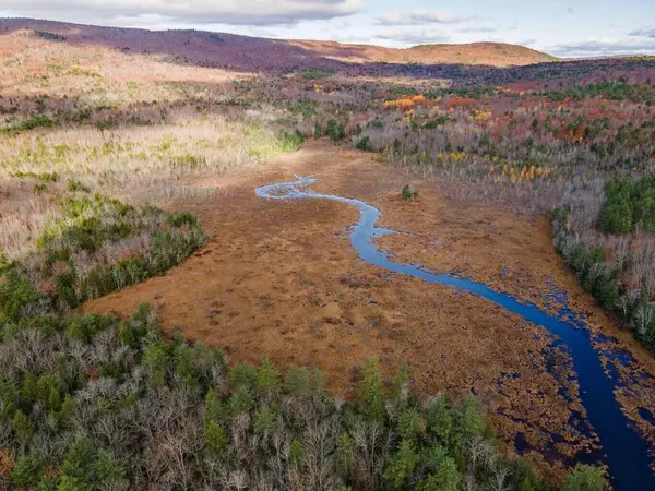 Mount Vernon, ME 04352,704 Belgrade RD