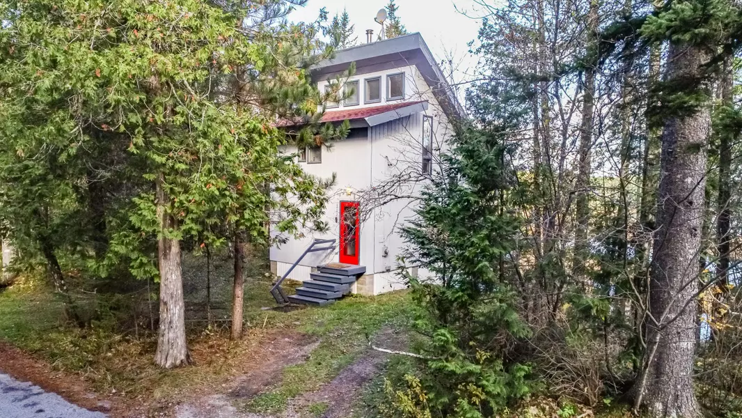 111 Dodge RD, Whiting, ME 04691