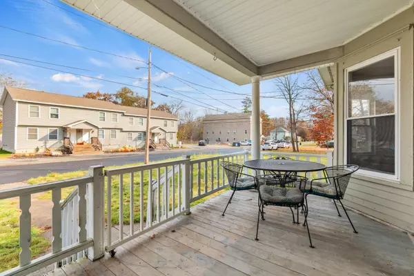 Limerick, ME 04048,9 Maple ST