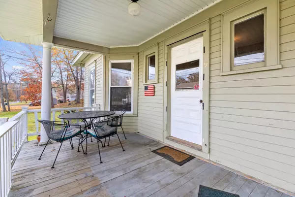 Limerick, ME 04048,9 Maple ST