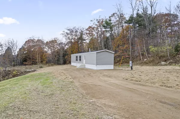 Vassalboro, ME 04989,60 Nelson RD