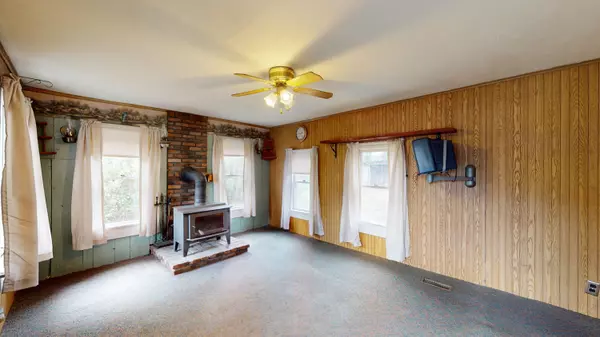 Poland, ME 04274,9 Brown RD