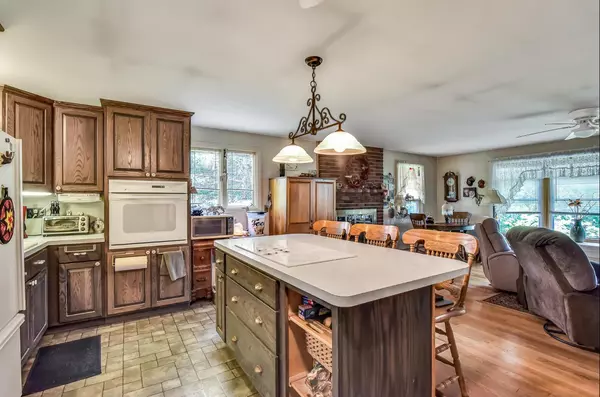 Topsham, ME 04086,359 Augusta RD