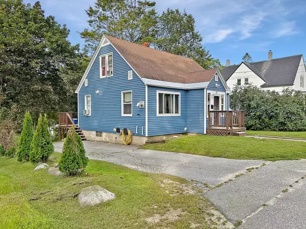 22 Howard ST, Mexico, ME 04257