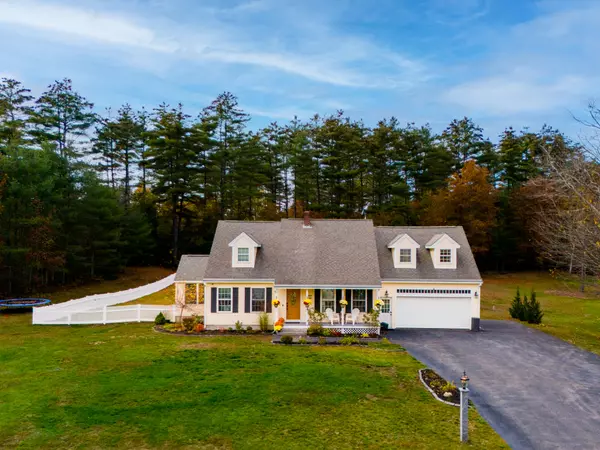 Hollis, ME 04042,11 Meadowbrook DR