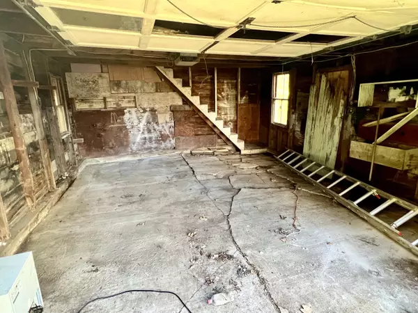 Baileyville, ME 04694,133 Main ST