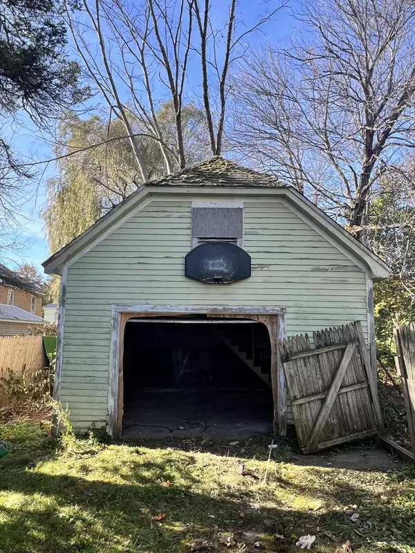 Baileyville, ME 04694,133 Main ST