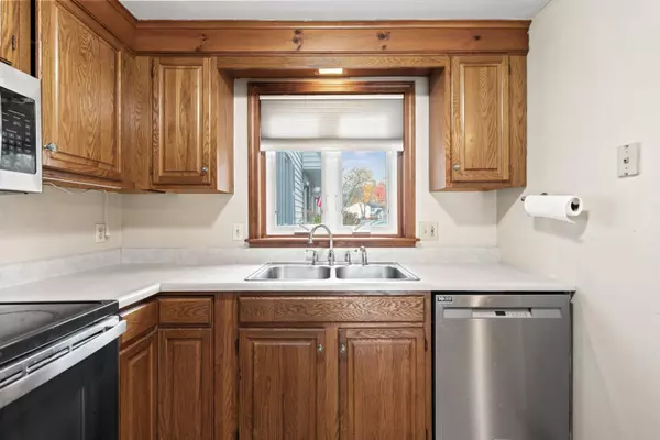 South Portland, ME 04106,43 Valley ST #13