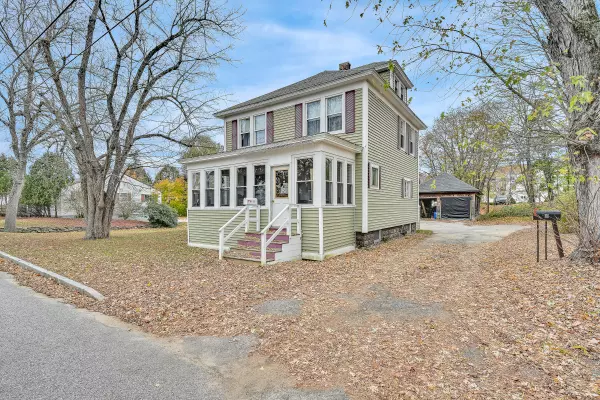 13 Green ST, Norway, ME 04268