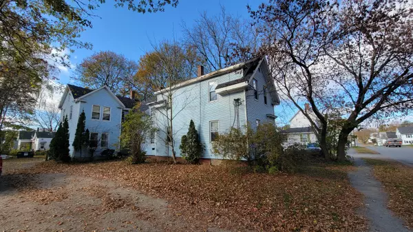 83 Chamberlain ST, Brewer, ME 04412