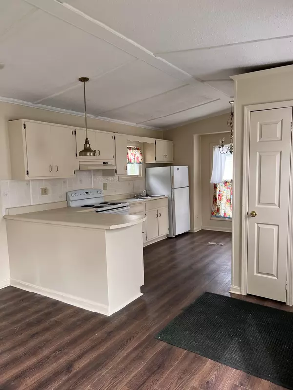 Waterville, ME 04901,6 Victoria DR