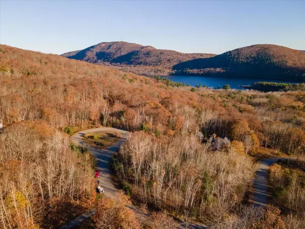 Rockport, ME 04856,7 Stoney Hill RD