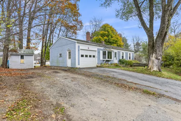 9 Pinewood DR, Topsham, ME 04086