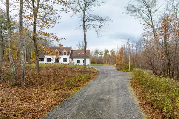 Raymond, ME 04071,52 Ledge Hill RD