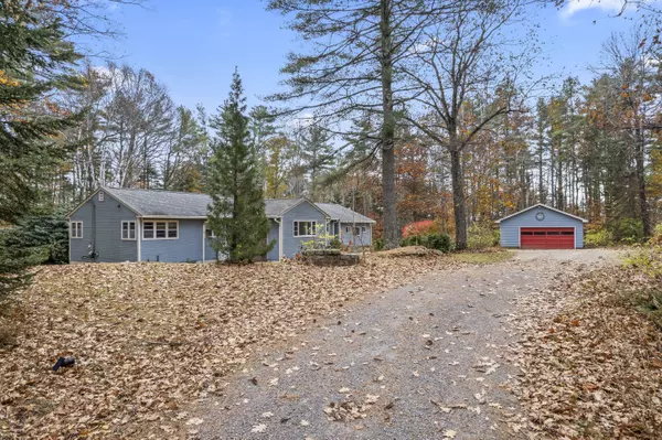 587 Old Portland RD, Brunswick, ME 04011