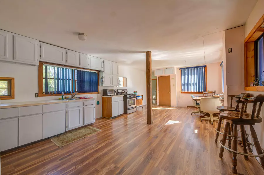 780 Carding Machine Road RD, Bowdoinham, ME 04008