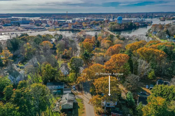 Kittery, ME 03904,25 Philbrick RD